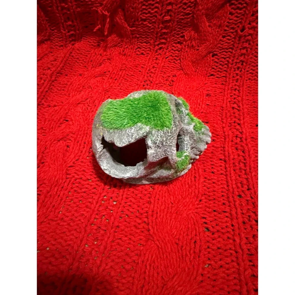 Mossy Skull Aquarium Ornament Resin Fish Tank Decoration Hideout Grey Green